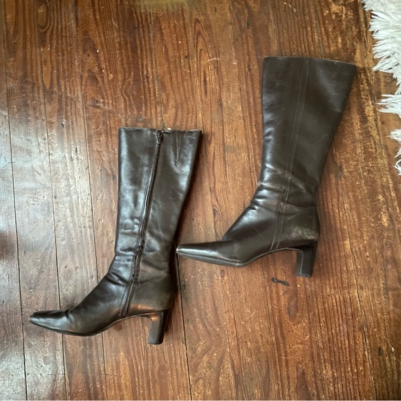 00’s Michelle D Knee High Dark Brown Leather Boots Size 8.5 - Picture 2 of 3